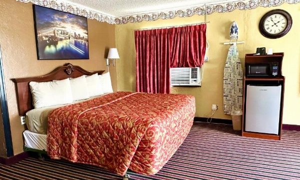 Relax Inn Vinita image 17