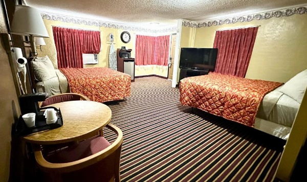Relax Inn Vinita image 19