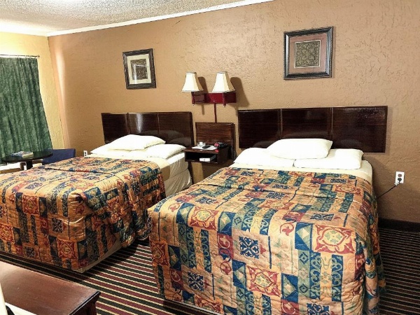 Relax Inn Vinita image 53