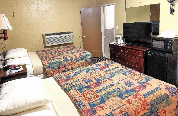 Relax Inn Vinita image 54